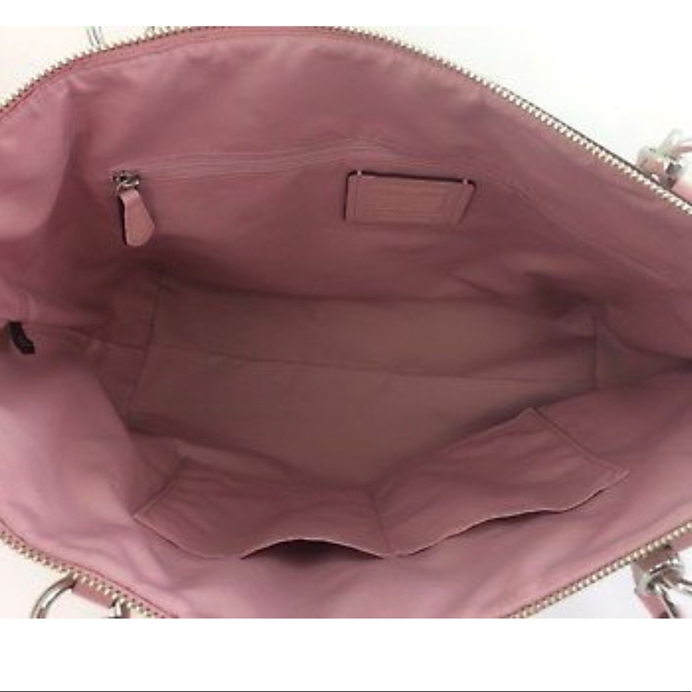 ๐ Blush Coach Tote- No wallet ๐ - Picture 7 of 8